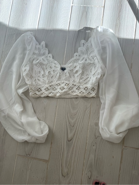 SHEIN Tops - White Lace Puff-Sleeve Crop Top